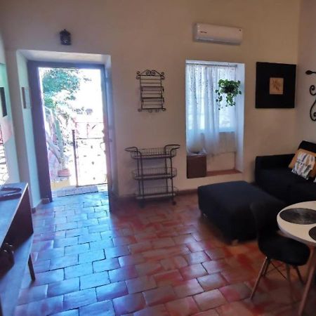 Hotel Rosa Morada Tlaquepaque Kültér fotó