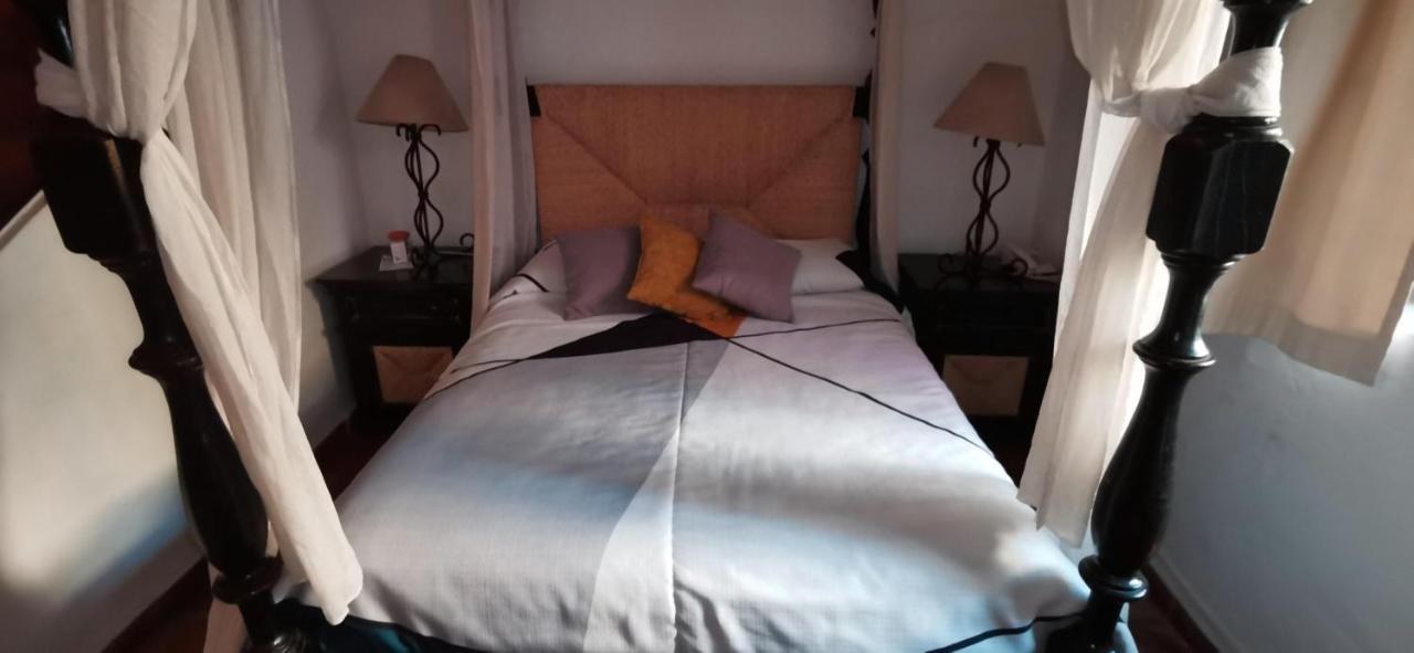 Hotel Rosa Morada Tlaquepaque Kültér fotó