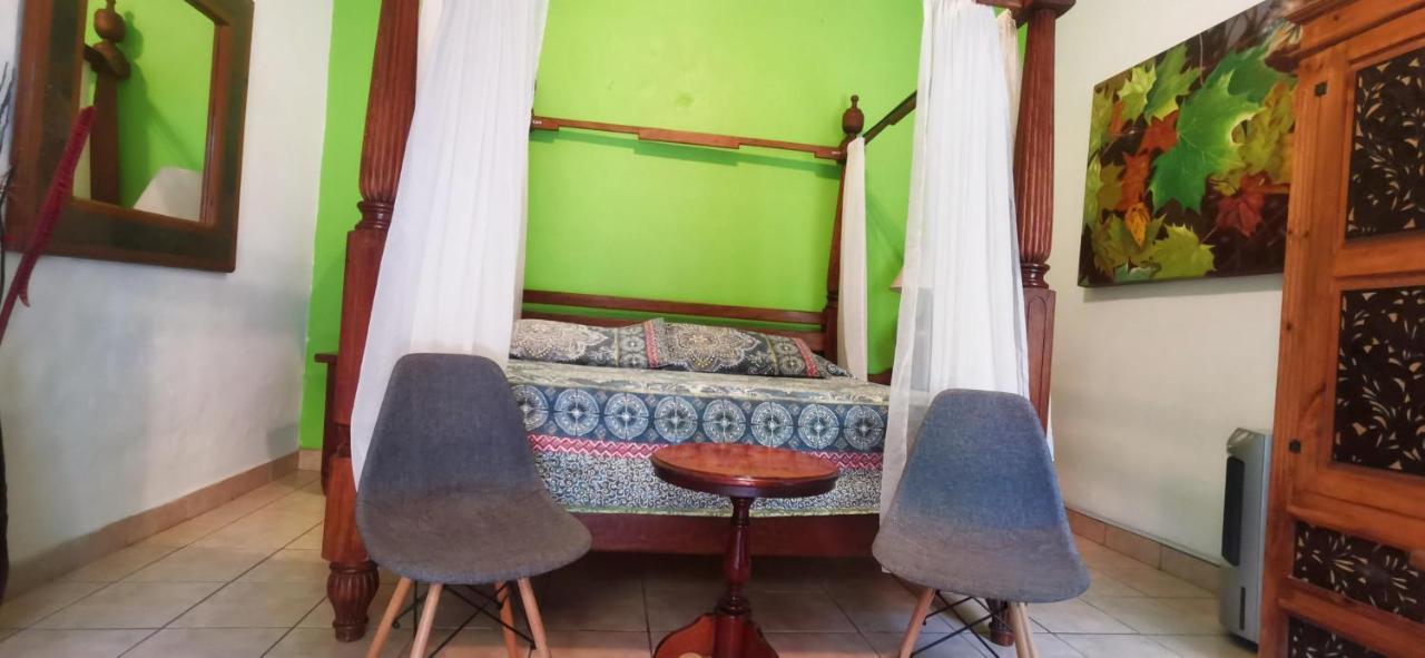 Hotel Rosa Morada Tlaquepaque Kültér fotó