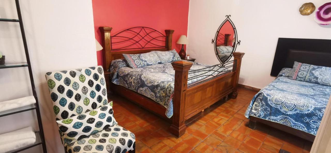 Hotel Rosa Morada Tlaquepaque Kültér fotó