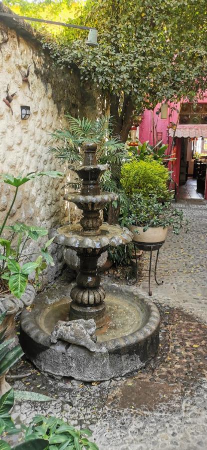 Hotel Rosa Morada Tlaquepaque Kültér fotó