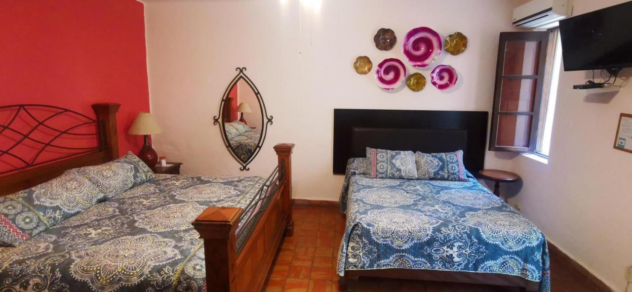 Hotel Rosa Morada Tlaquepaque Kültér fotó