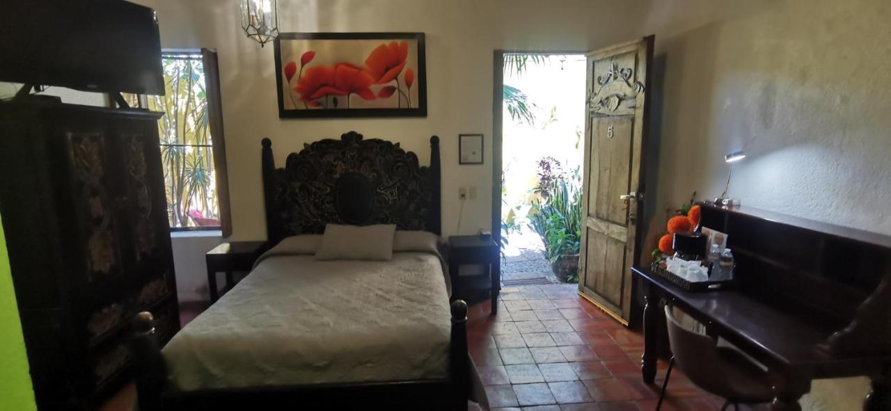 Hotel Rosa Morada Tlaquepaque Kültér fotó