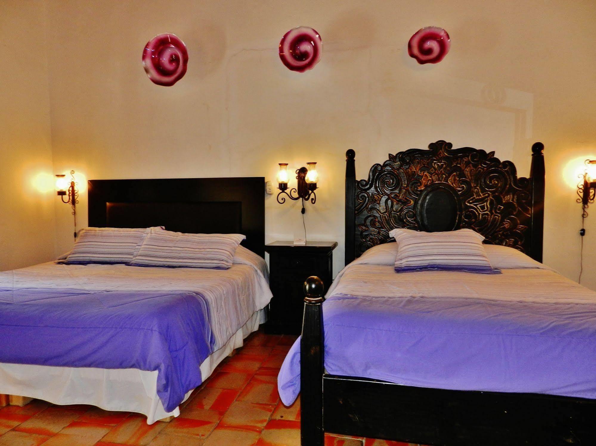 Hotel Rosa Morada Tlaquepaque Kültér fotó