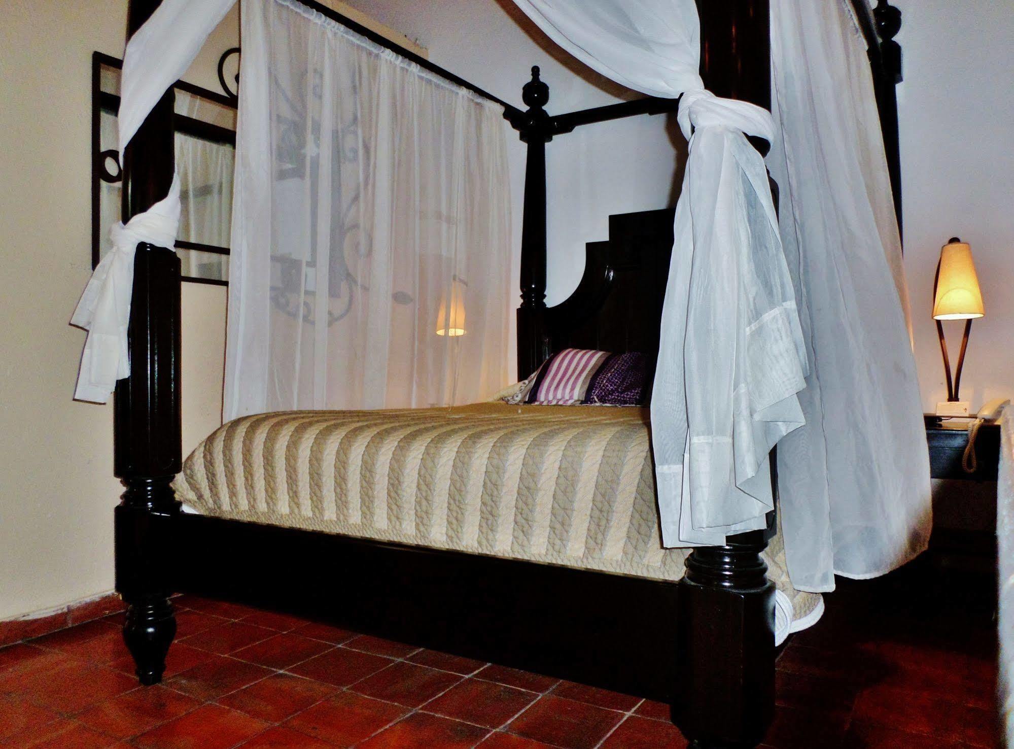 Hotel Rosa Morada Tlaquepaque Kültér fotó