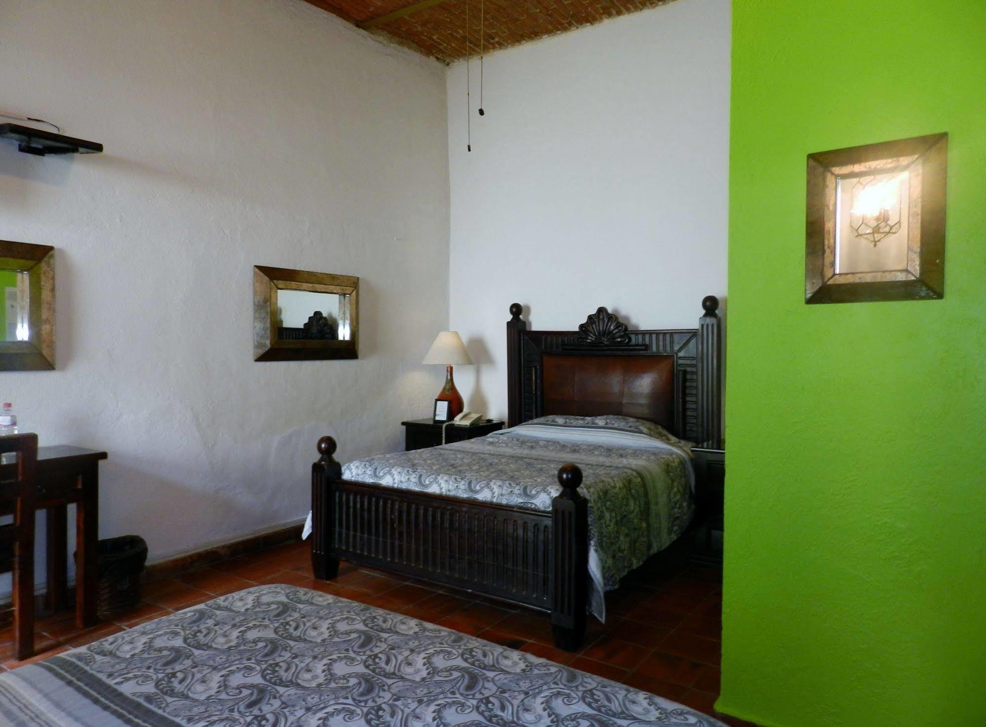 Hotel Rosa Morada Tlaquepaque Kültér fotó