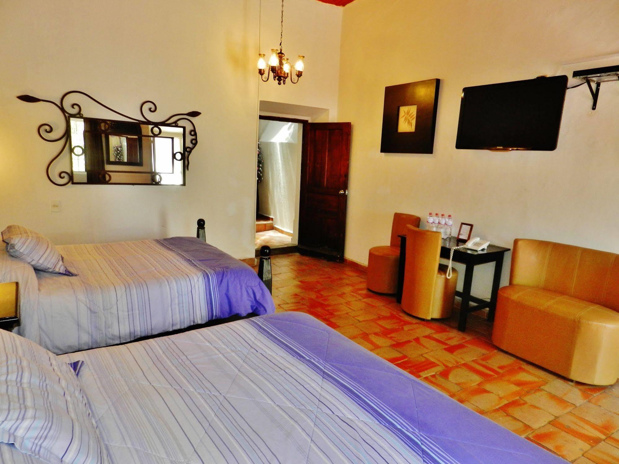 Hotel Rosa Morada Tlaquepaque Kültér fotó